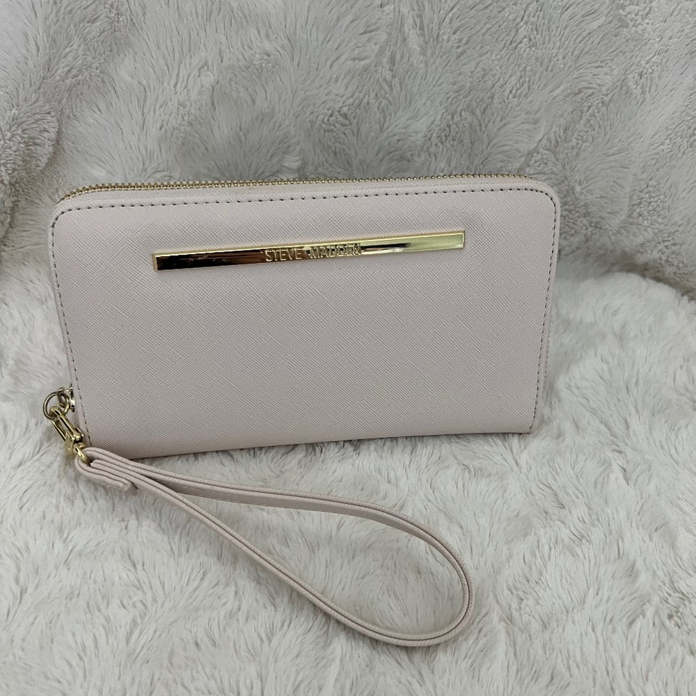 Steve Madden Light Pink Wallet/Wristlet